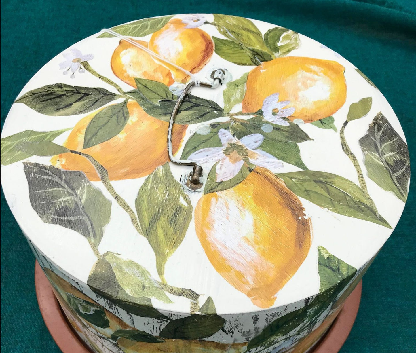 Lemon Drops Cake Tin , Round, Metal,Rustic Cake Box