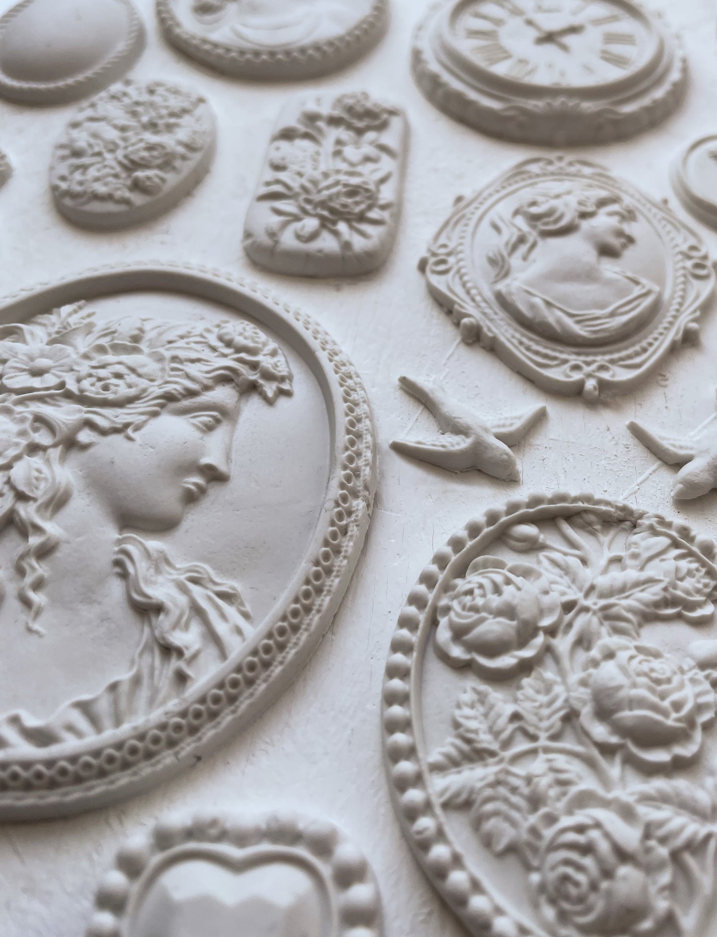 Cameos Decor Mould By IOD